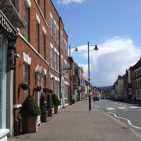 April Cottage Broadway  Bagian luar foto