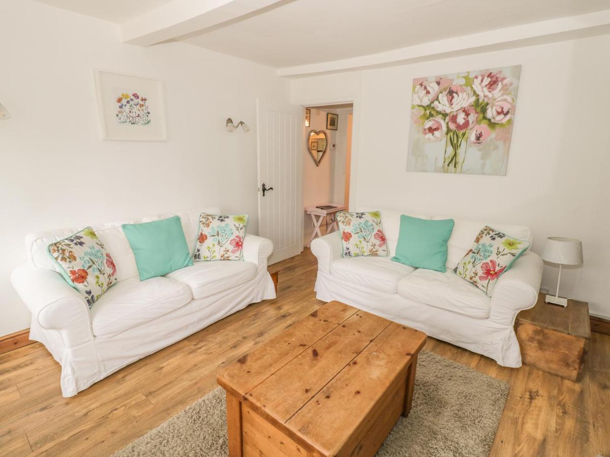 April Cottage Broadway  Bagian luar foto