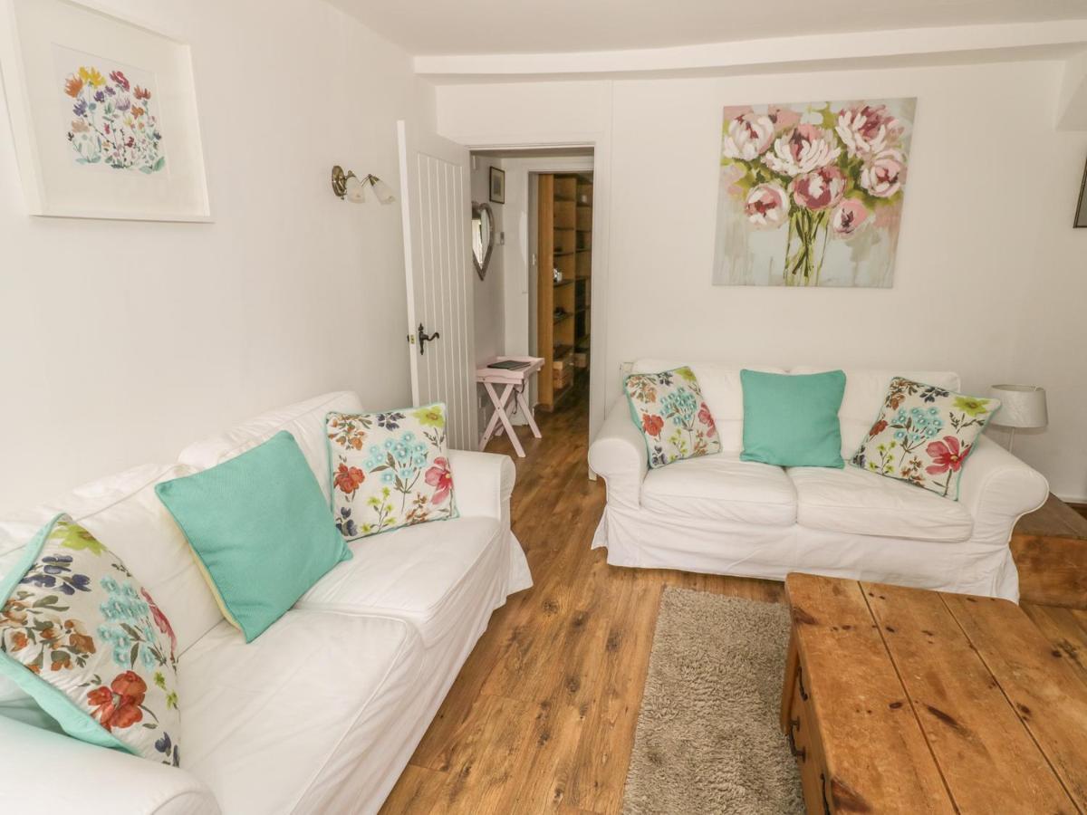 April Cottage Broadway  Bagian luar foto