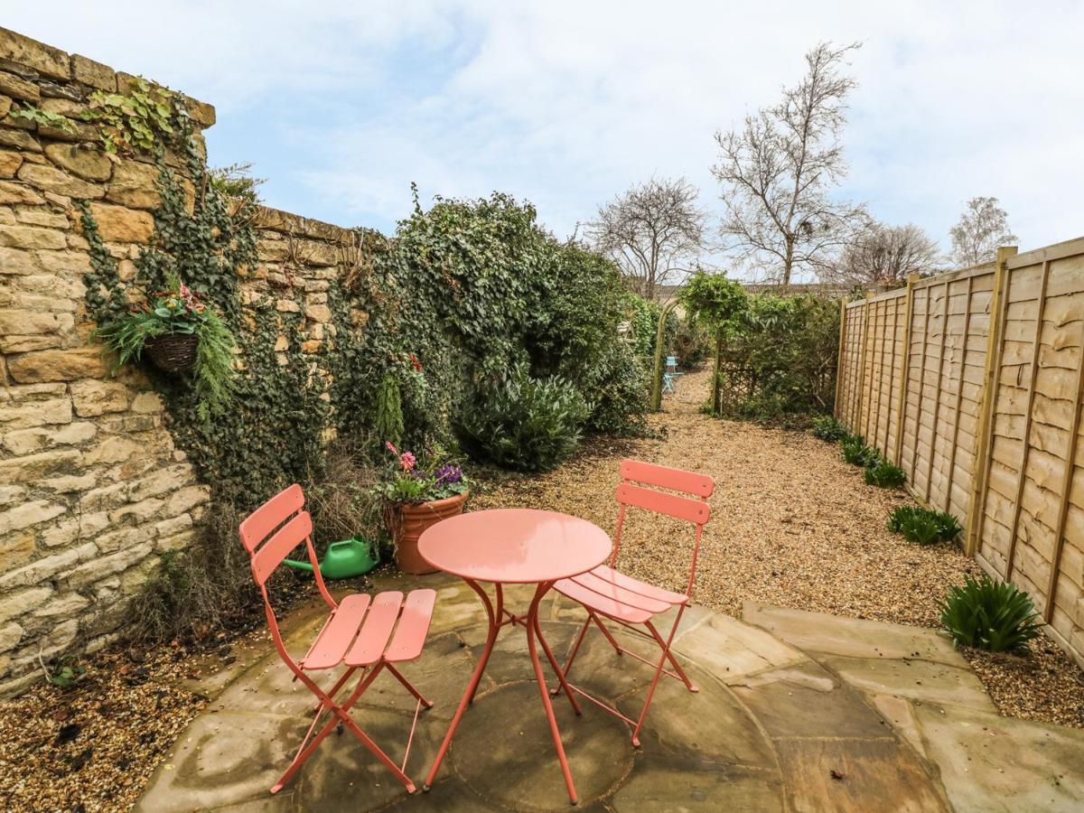 April Cottage Broadway  Bagian luar foto