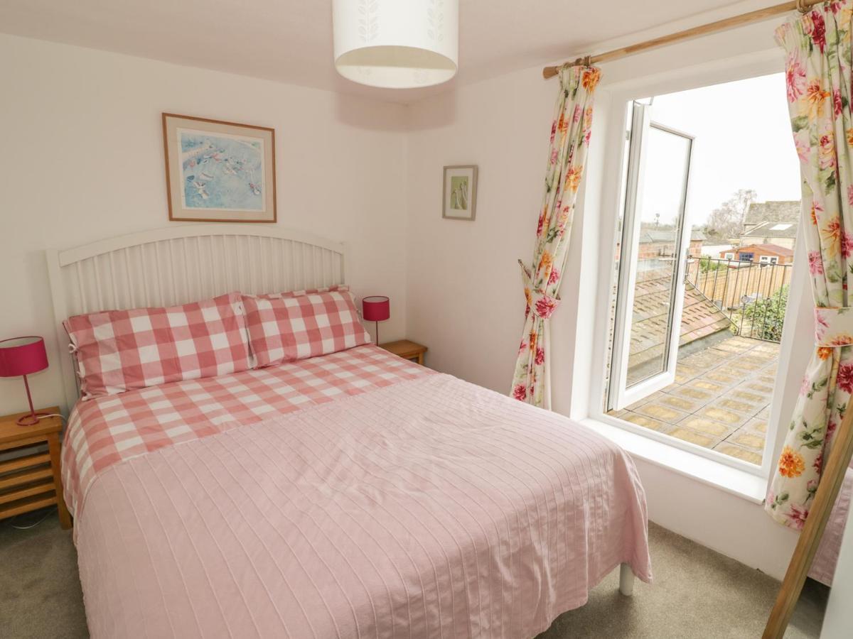 April Cottage Broadway  Bagian luar foto